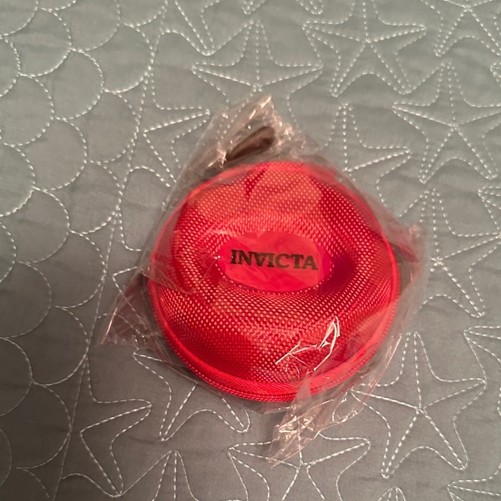 Invicta Red Round Zipper Case